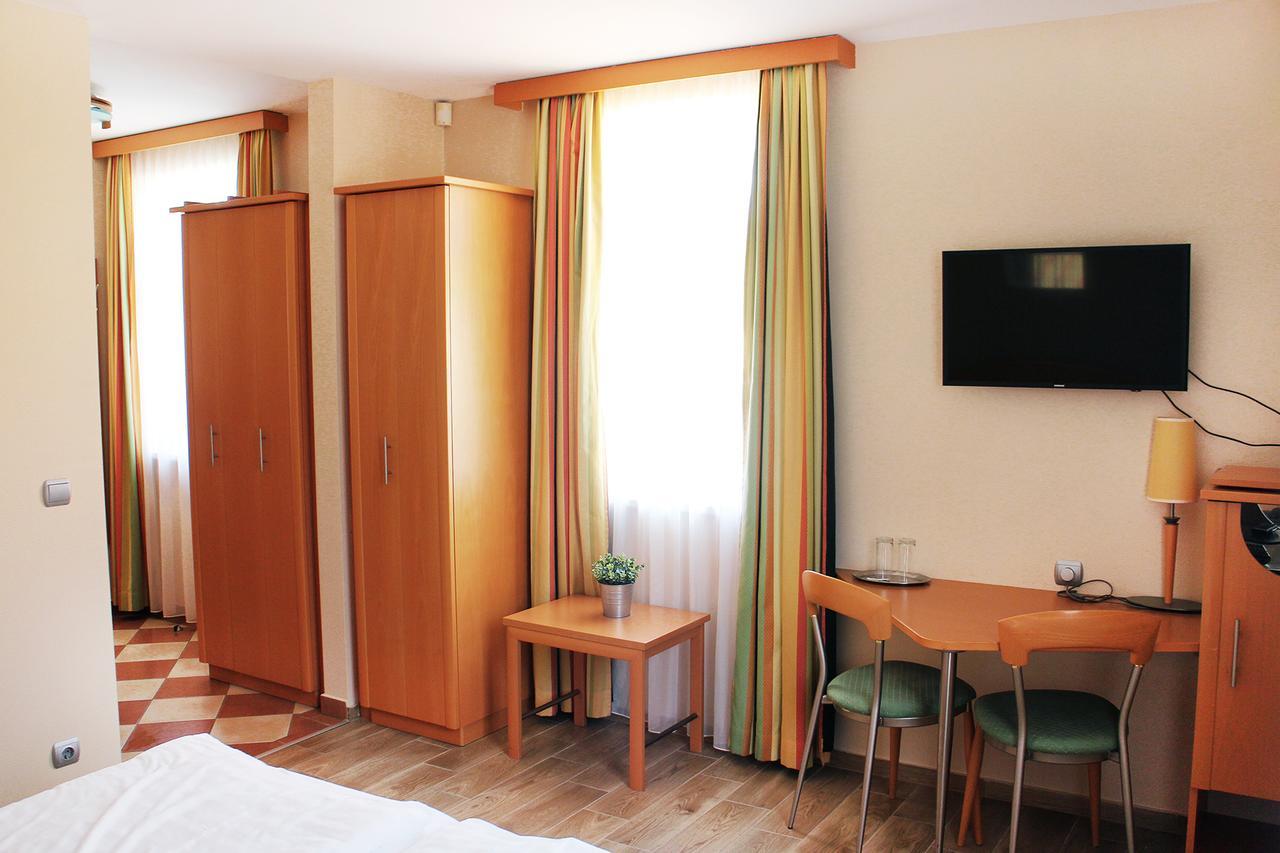 Bed and Breakfast Marben Panzió Hegykő Exterior foto